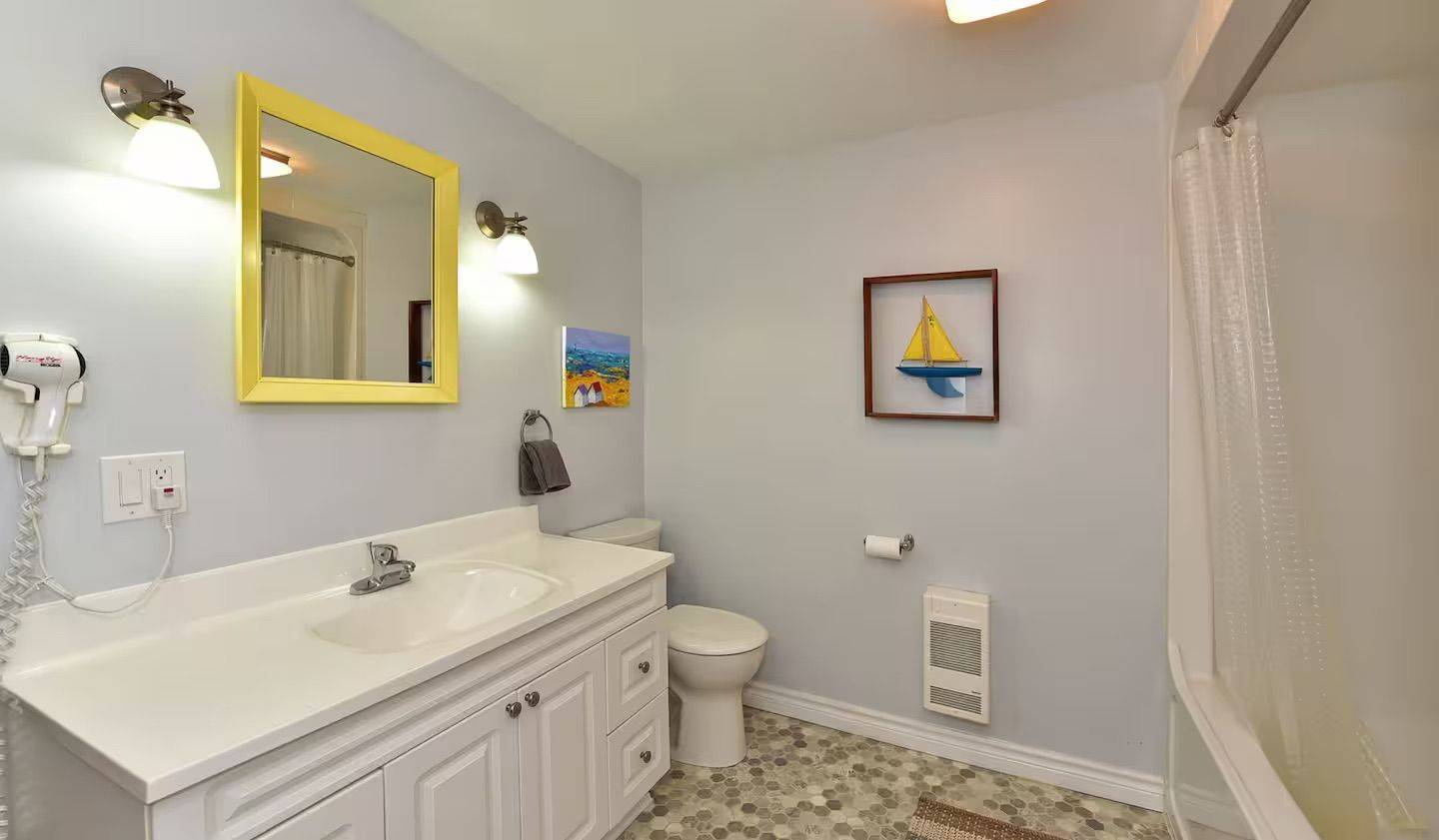 Quinte West, ON K0K 1L0,136 12 O'clock Point RD