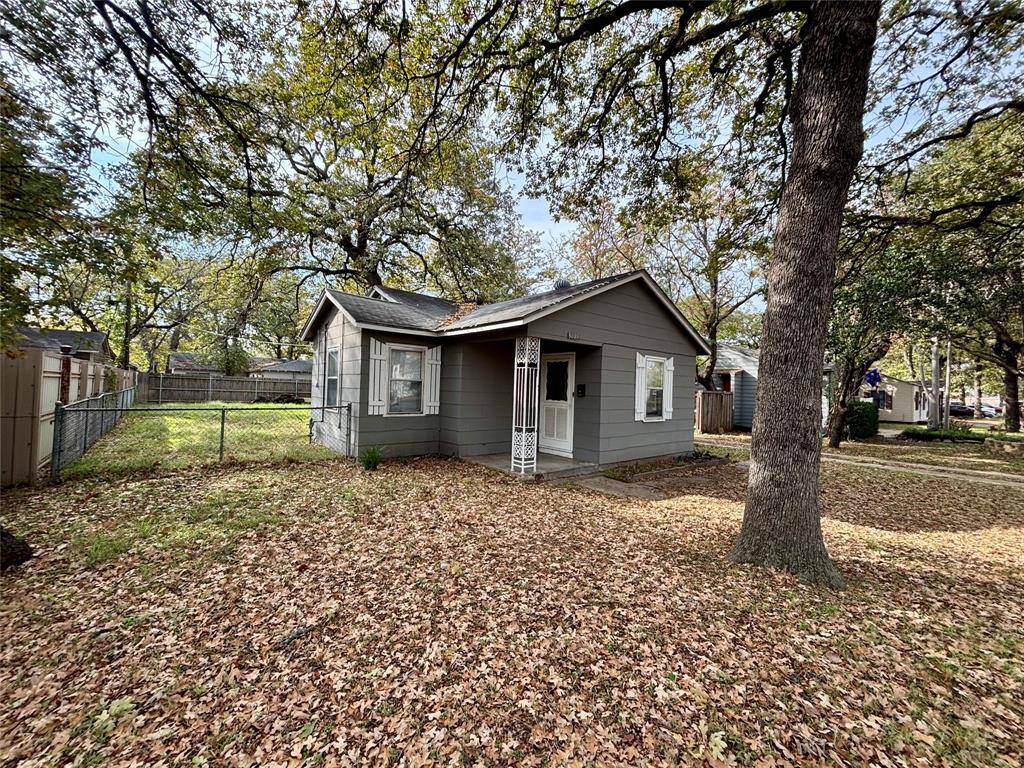 River Oaks, TX 76114,5605 Thomas Lane