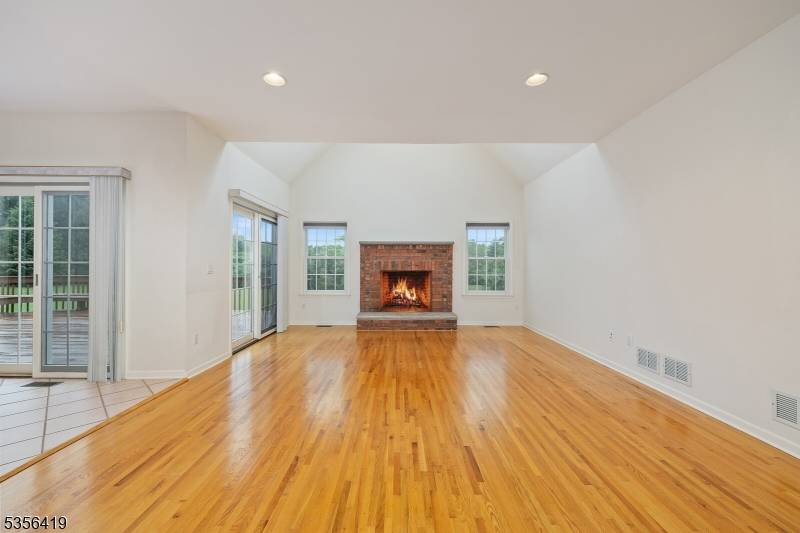 Long Hill Twp., NJ 07946,1 Joss Way