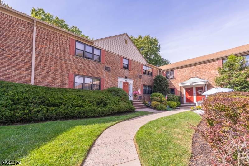 Westfield Town, NJ 07090,41c Sandra Circle #C3