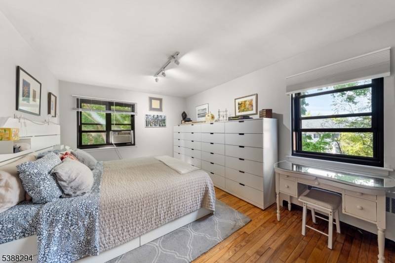 Westfield Town, NJ 07090,41c Sandra Circle #C3