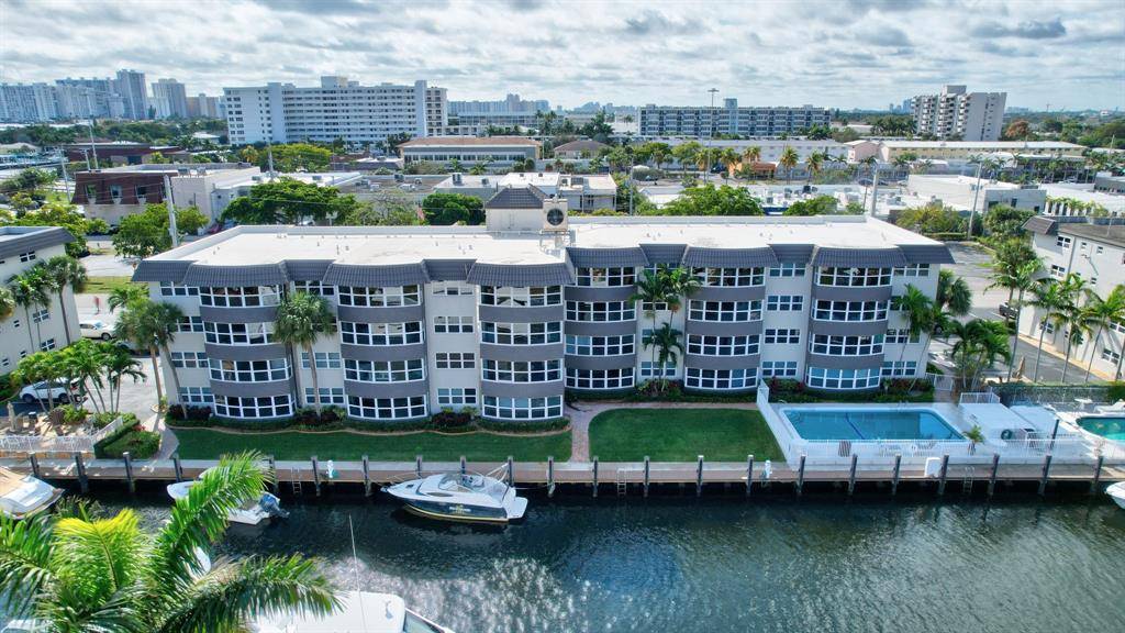 Fort Lauderdale, FL 33308,3111 NE 51st St #205