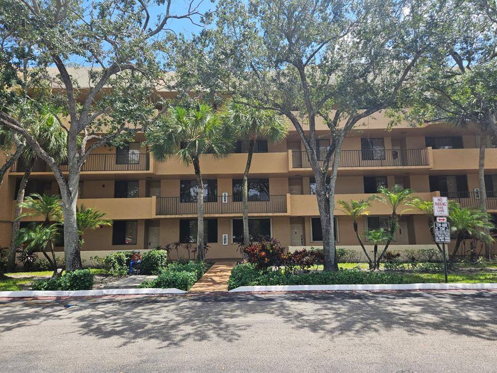 Plantation, FL 33322,8592 W Sunrise Blvd #416