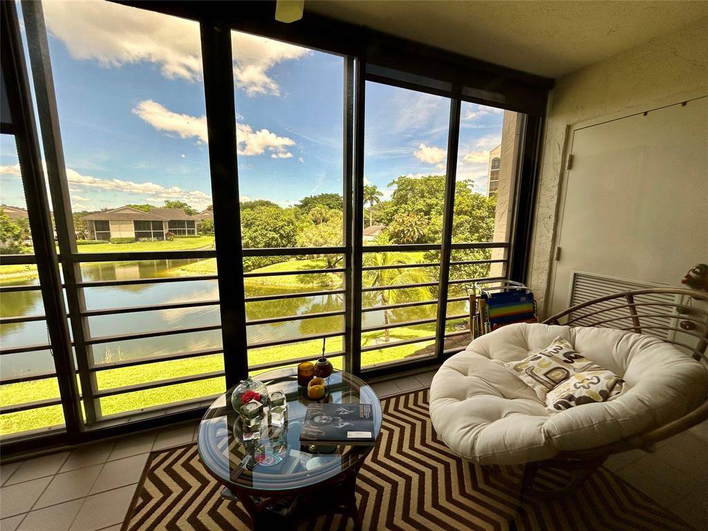 Boca Raton, FL 33433,7582 NE Regency Lake Dr #301