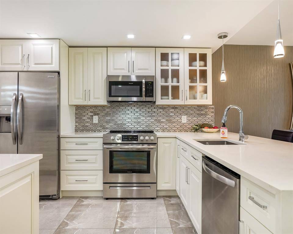 Pompano Beach, FL 33069,3510 Oaks Way #306