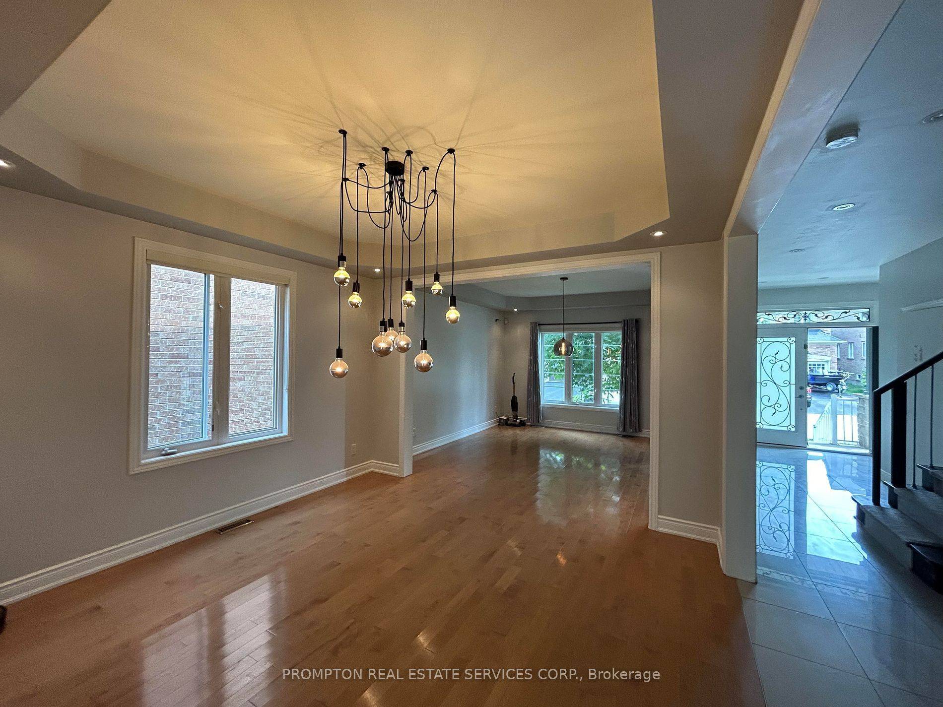 Newmarket, ON L3X 0A1,981 Goring CIR