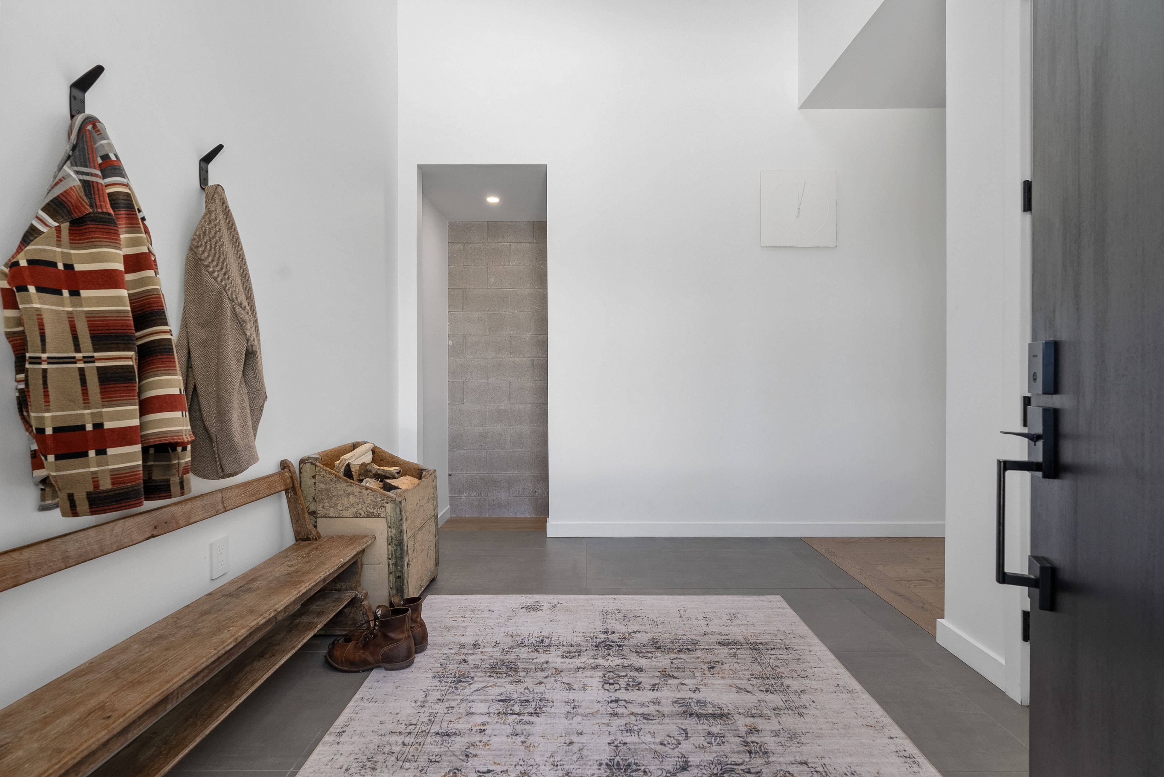 Clearview, ON L9Y 3Y9,854 Sixth ST