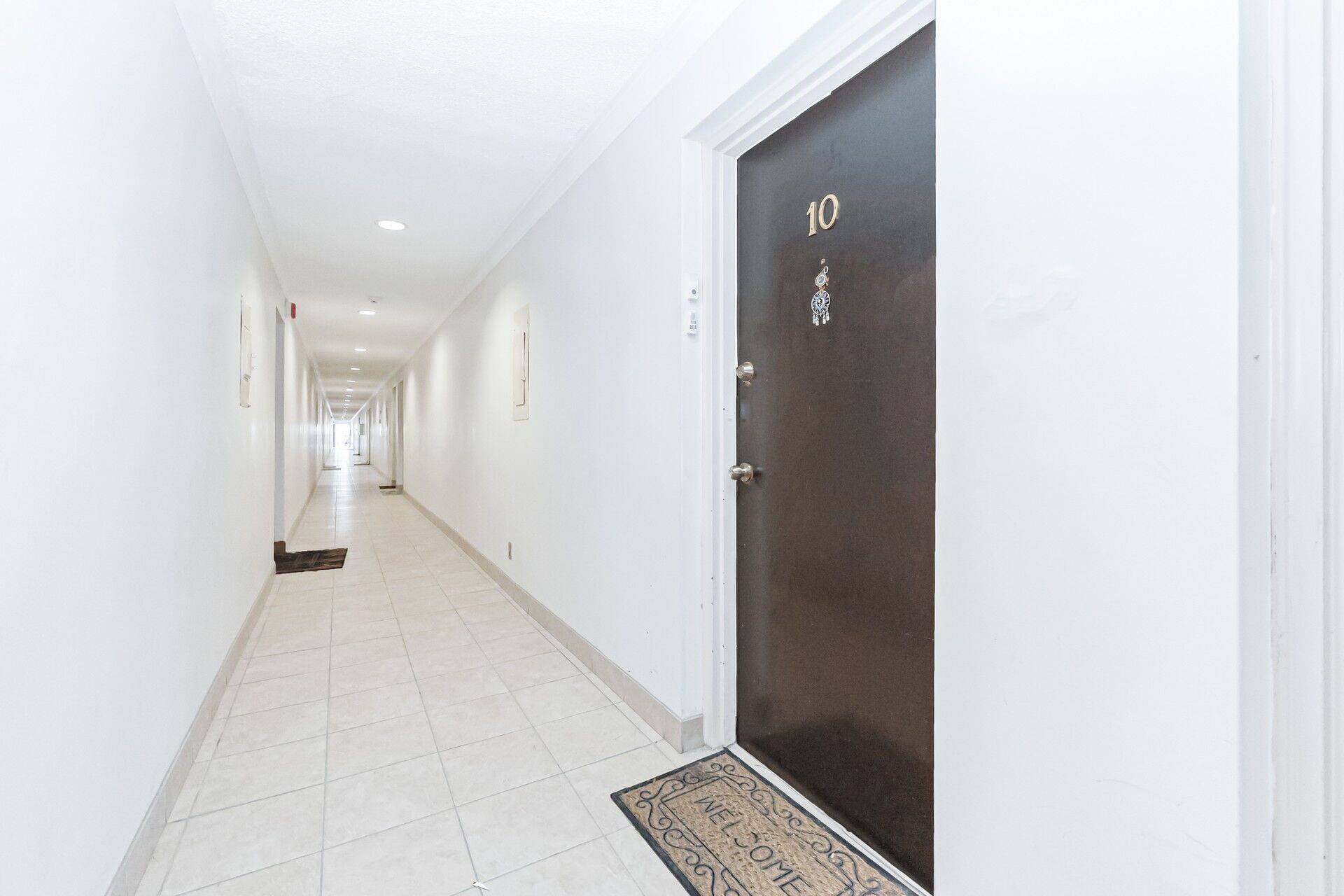 Toronto W08, ON M9B 5S6,40 Rabbit LN #10