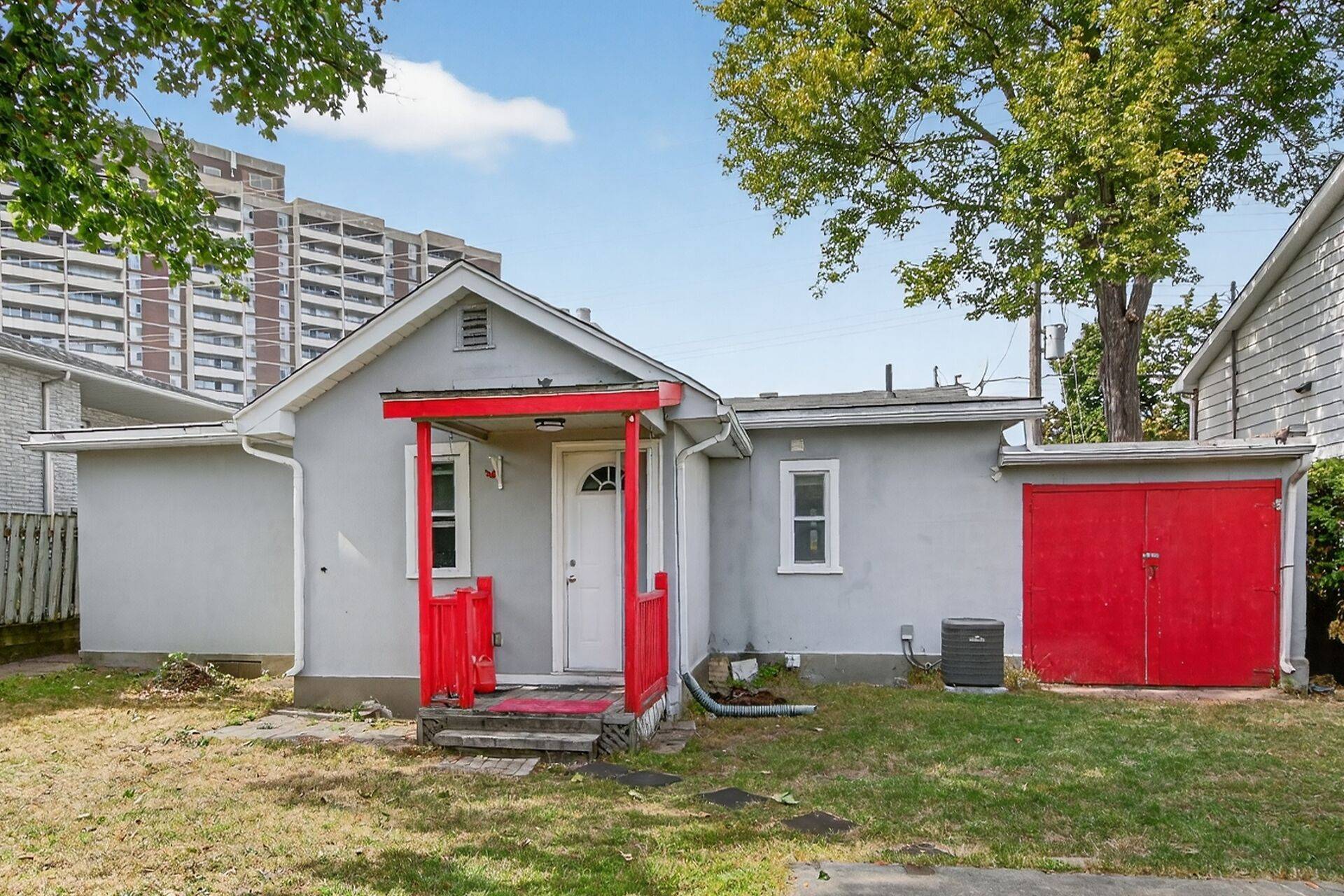 Britannia Heights - Queensway Terrace N And Area, ON K2B 6S5,2822 Richmond RD