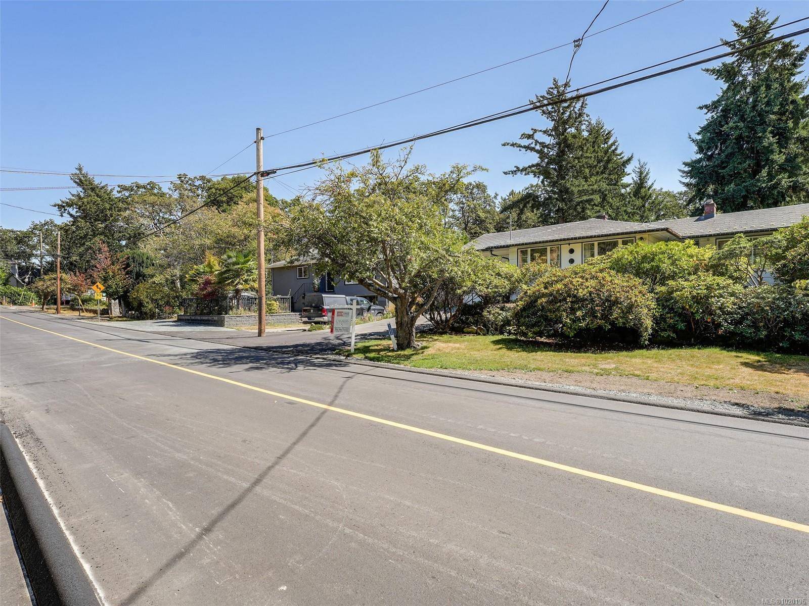 Saanich, BC V8P 1Y8,1233 Tattersall Dr