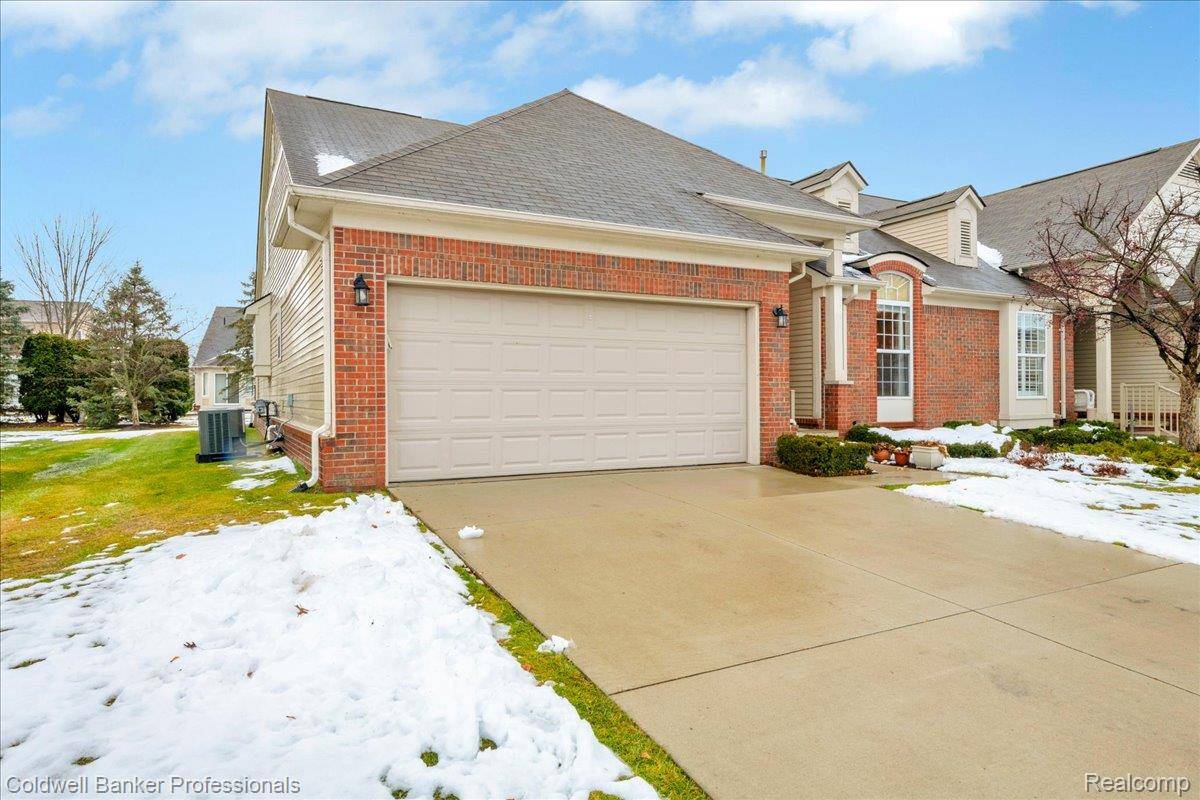 New Hudson, MI 48165,28167 Belmonte DR