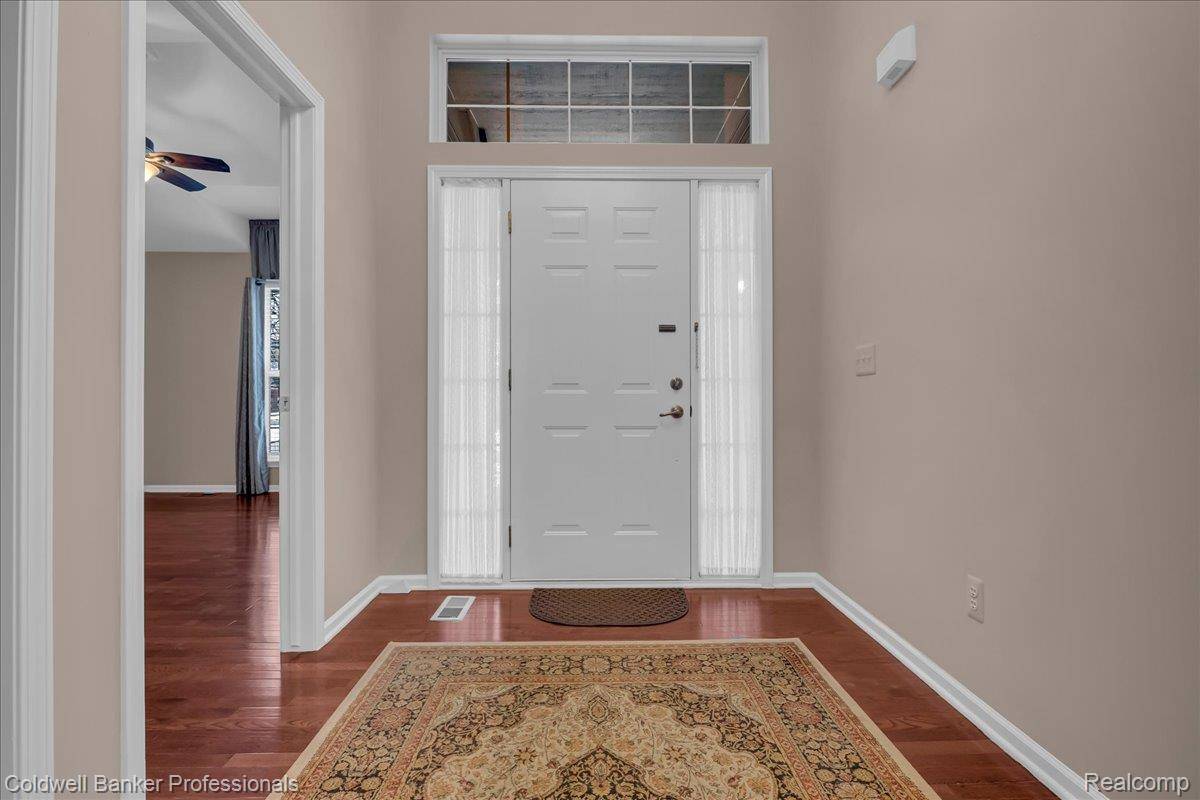 New Hudson, MI 48165,28167 Belmonte DR