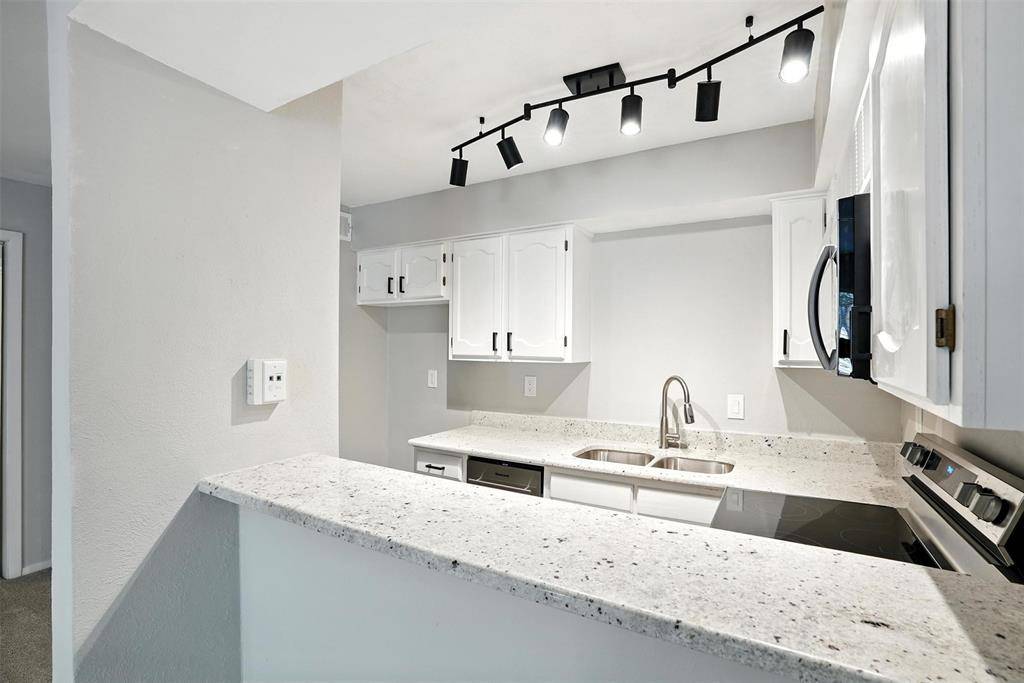 Dallas, TX 75234,3022 Forest Lane #308