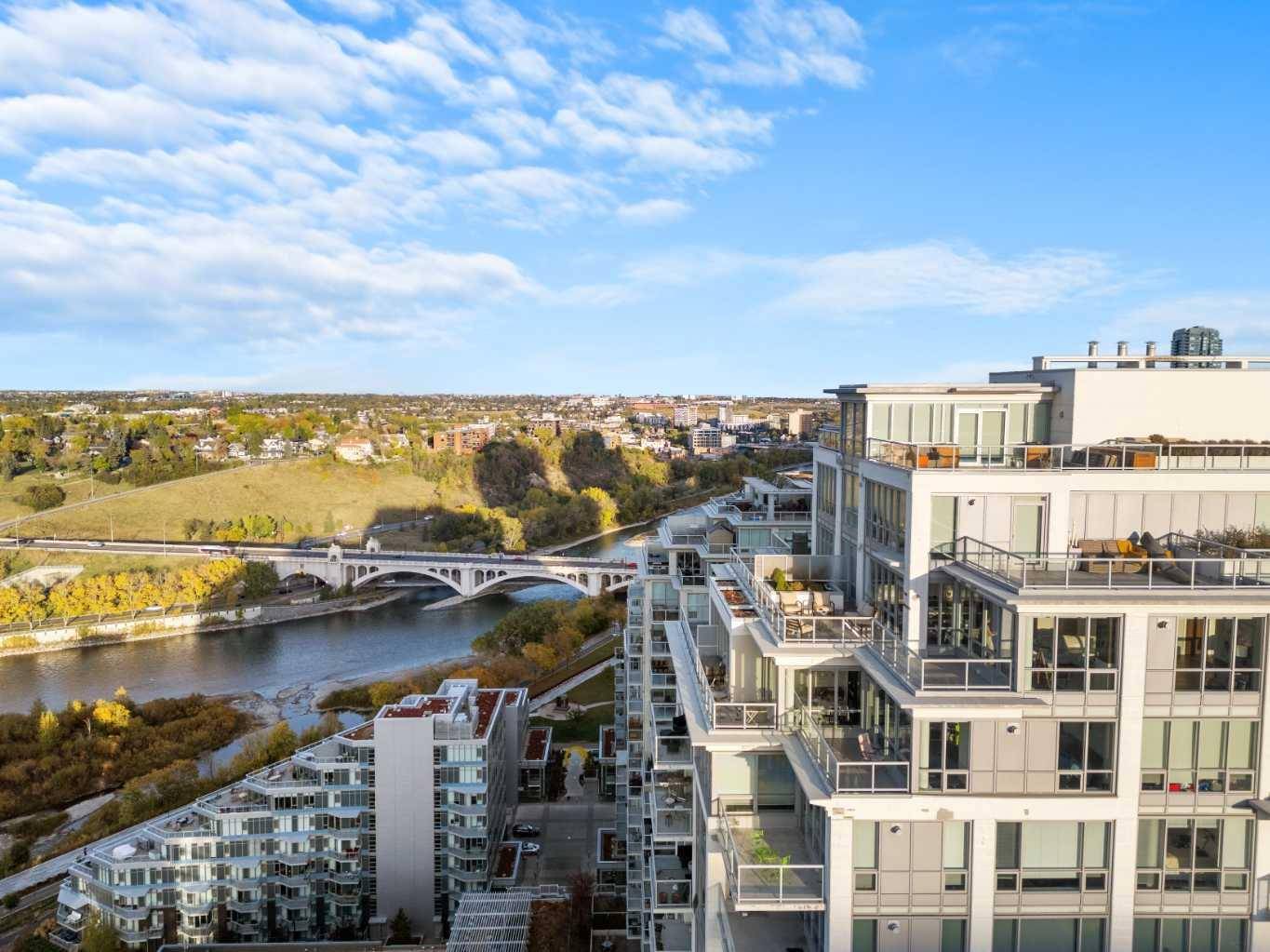 Calgary, AB T2P 0W3,222 Riverfront AVE SW #1526