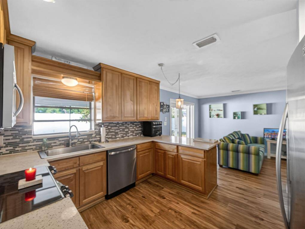 Port St Lucie, FL 34983,133 NW Avens St