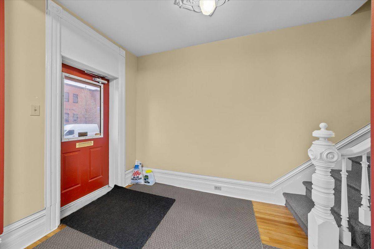 Ottawa Centre, ON K2P 1C1,17 Arlington AVE