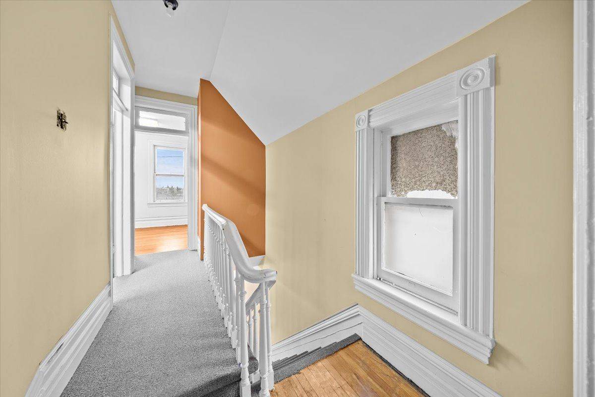 Ottawa Centre, ON K2P 1C1,17 Arlington AVE