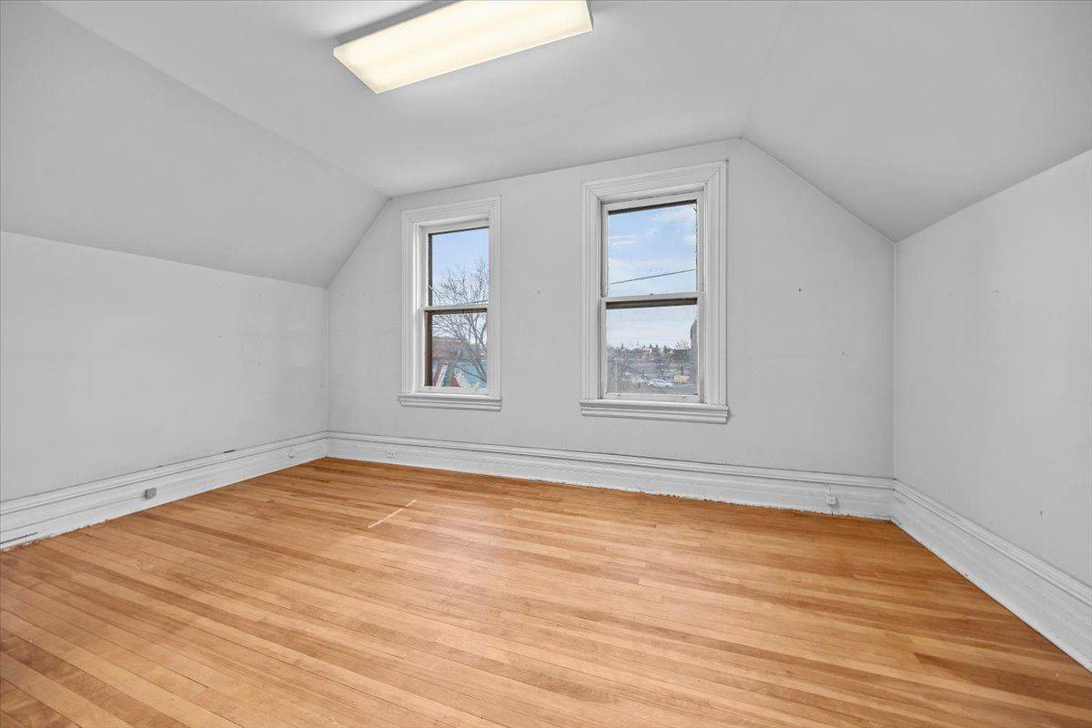 Ottawa Centre, ON K2P 1C1,17 Arlington AVE