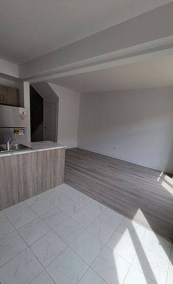 Niagara Falls, ON L2G 3L9,7344 Sandy Ridge Common #8