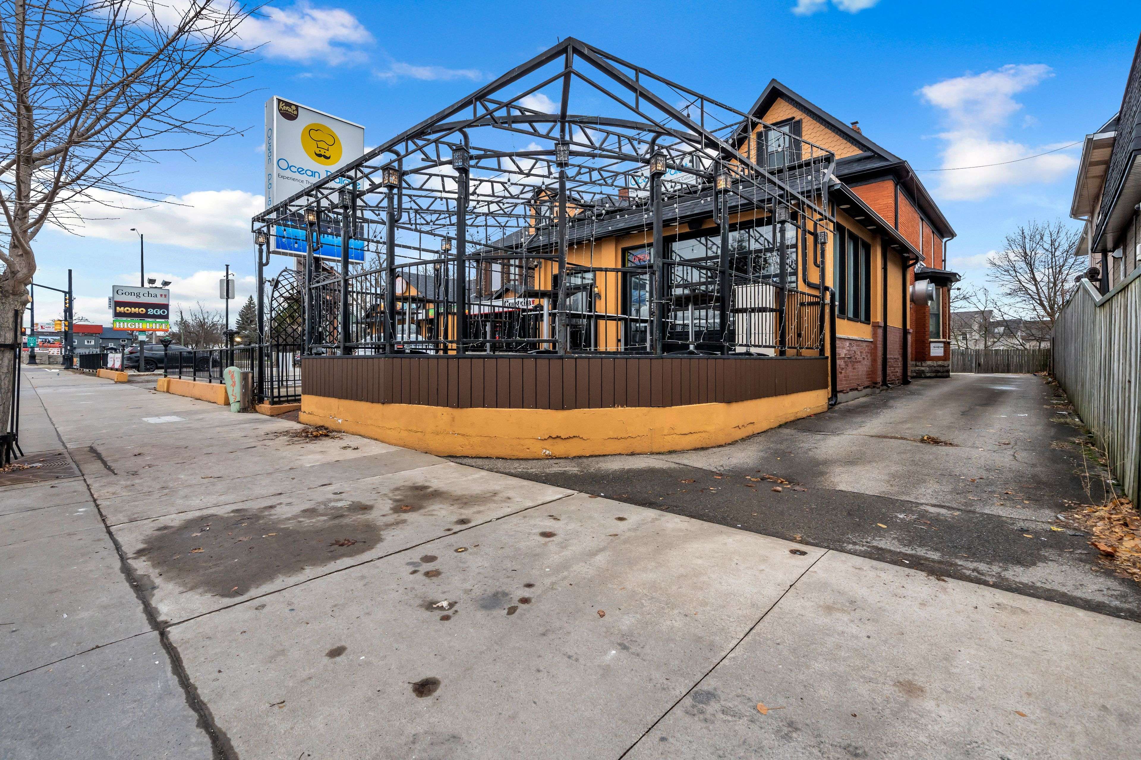 Niagara Falls, ON L2G 3L2,5448 VICTORIA AVE