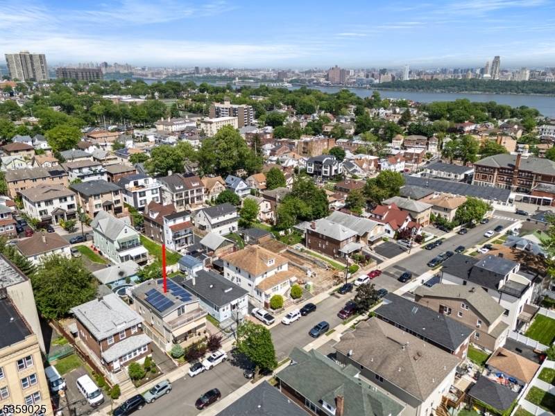 Cliffside Park Boro, NJ 07010,263 Morningside Ave