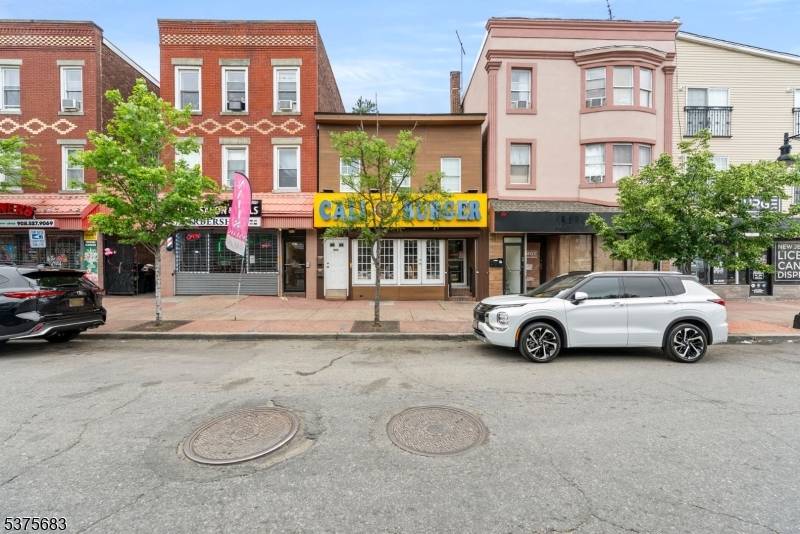 Elizabeth City, NJ 07201,945 Elizabeth Ave