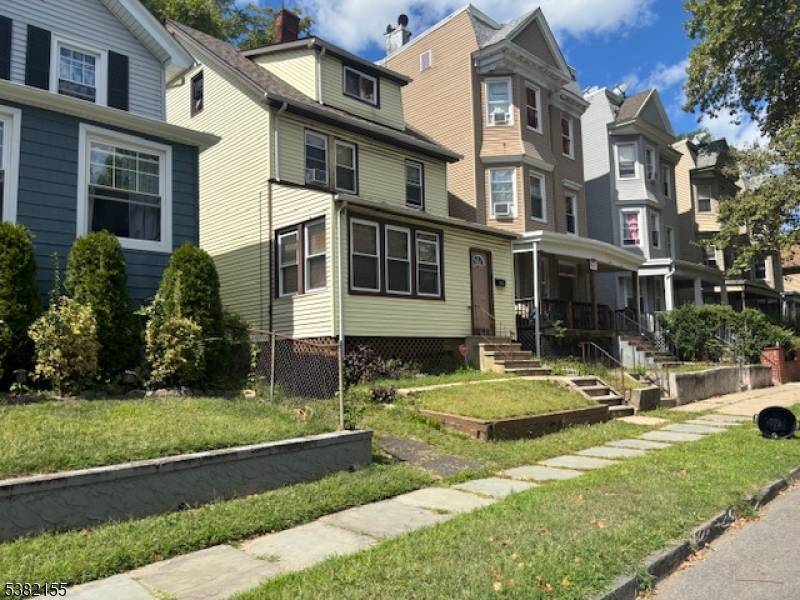 East Orange City, NJ 07018,141 Shepard Ave