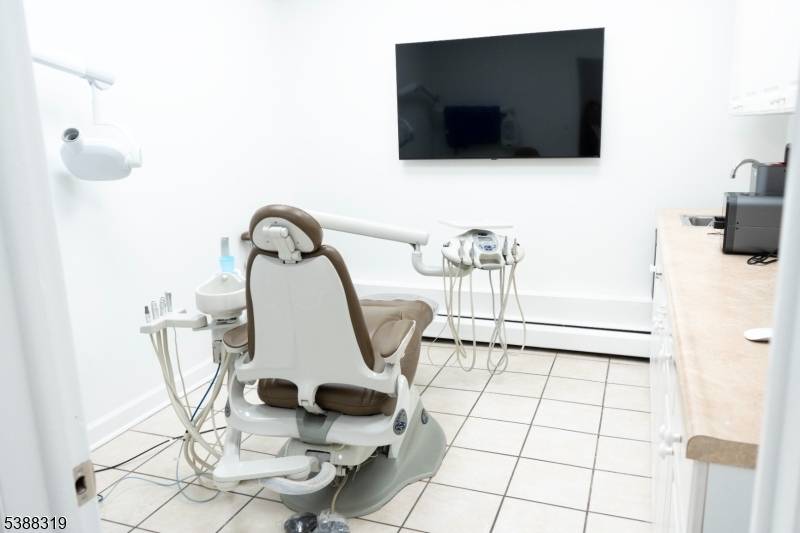 Elizabeth City, NJ 07206,643 Elizabeth Ave