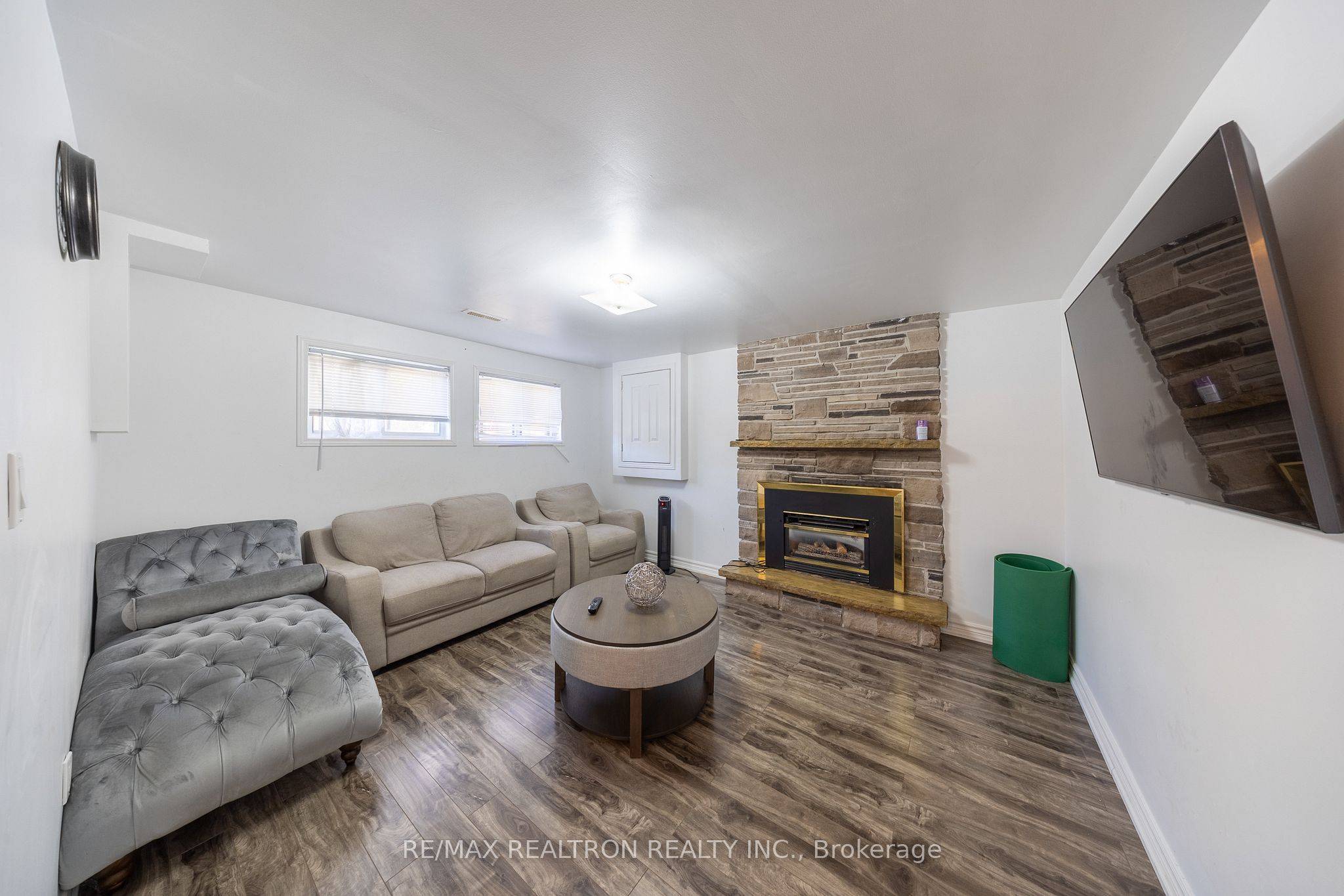 Toronto E07, ON M1V 1P9,105 White Heather BLVD #Bsmnt