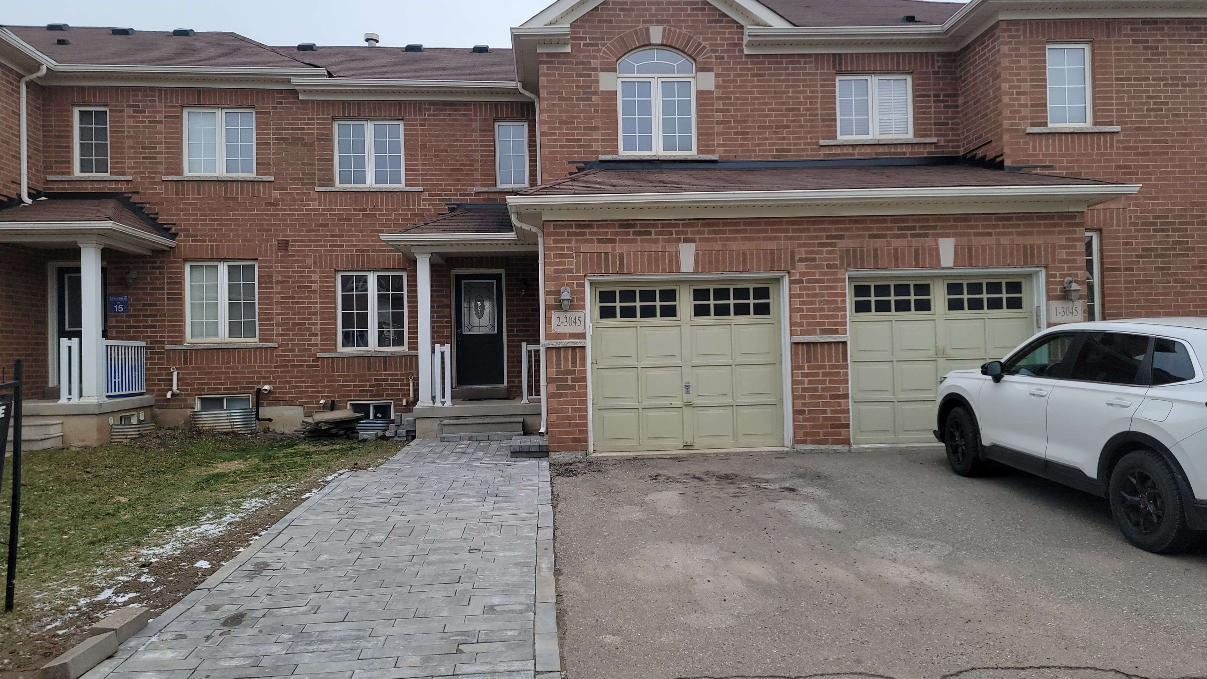 Oakville, ON L6M 0R3,3045 Gladeside AVE #2