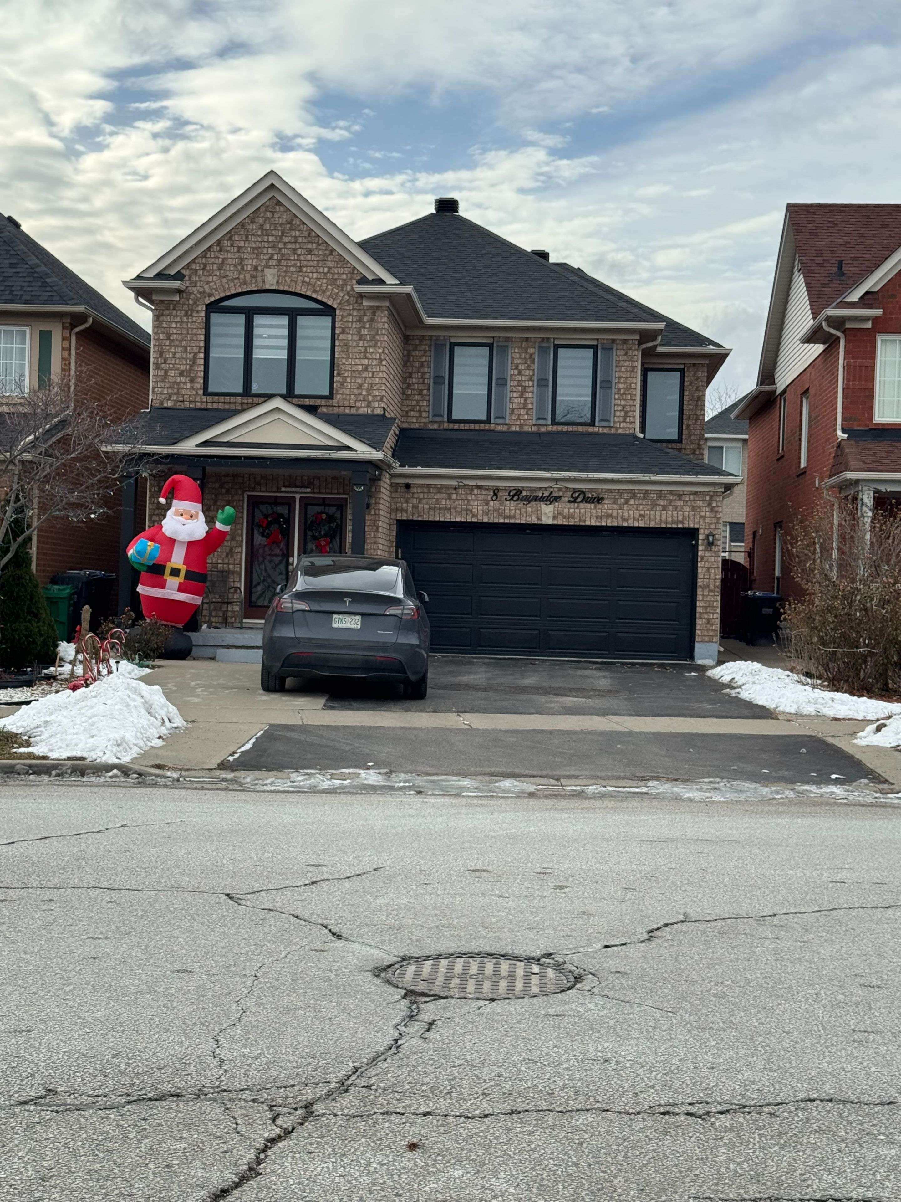 Brampton, ON L6P 2H8,8 Bayridge DR S