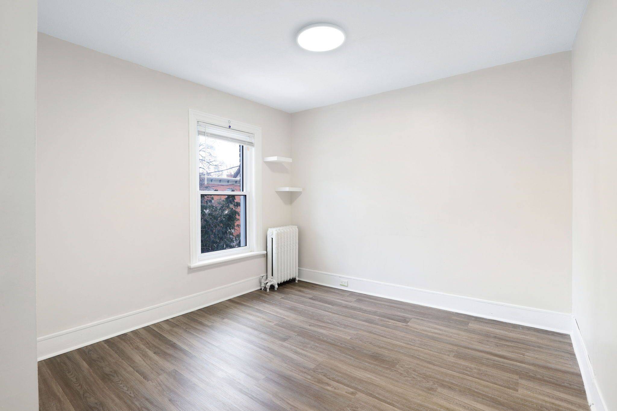 Glebe - Ottawa East And Area, ON K1S 2J9,127 Third AVE #2