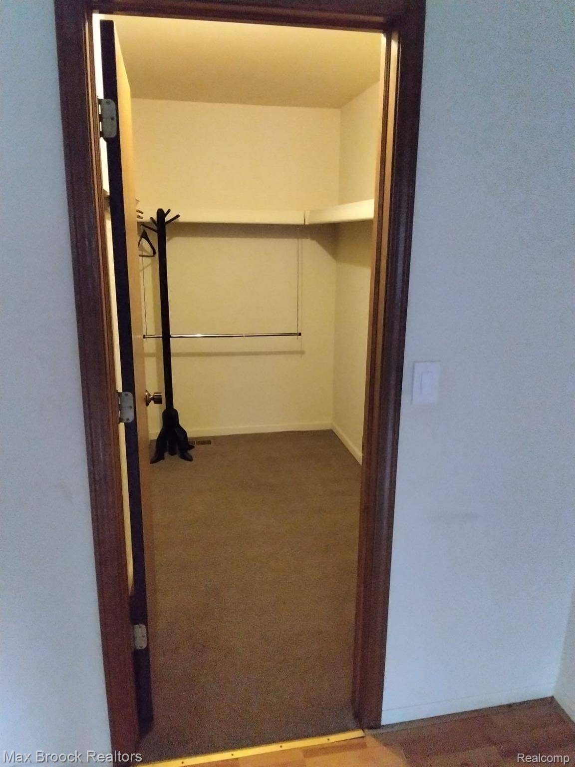 Rochester Hills, MI 48307,69 Meadow Wood DR