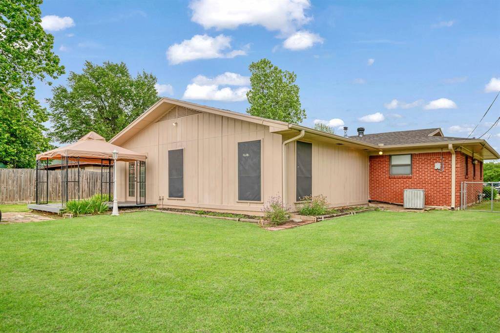 Paris, TX 75460,215 NE 32ND Street