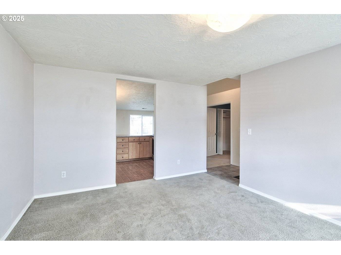 Molalla, OR 97038,1424 MT VIEW LN