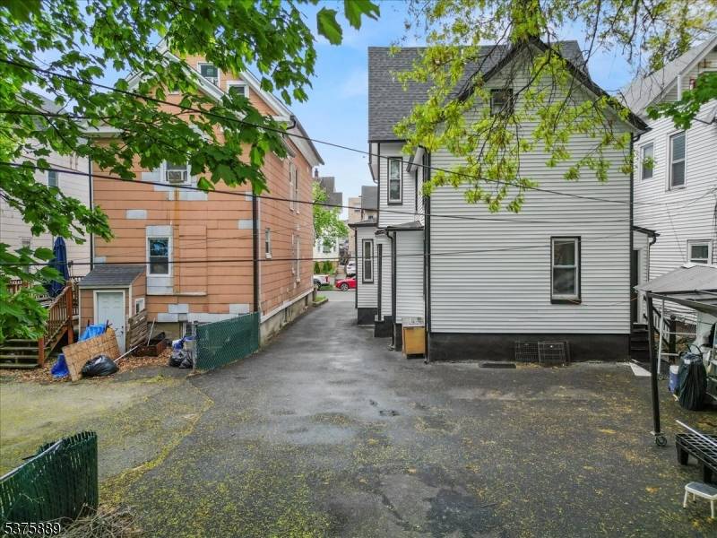 East Orange City, NJ 07018,104 Hollywood Ave