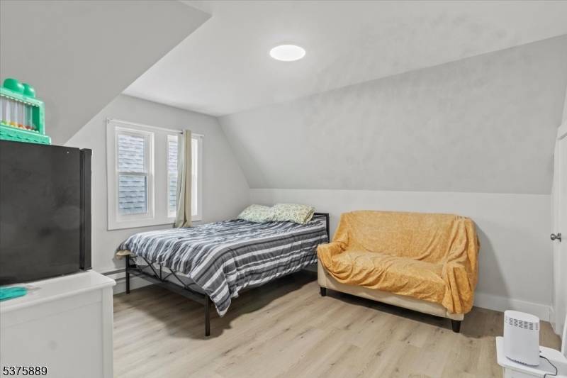 East Orange City, NJ 07018,104 Hollywood Ave