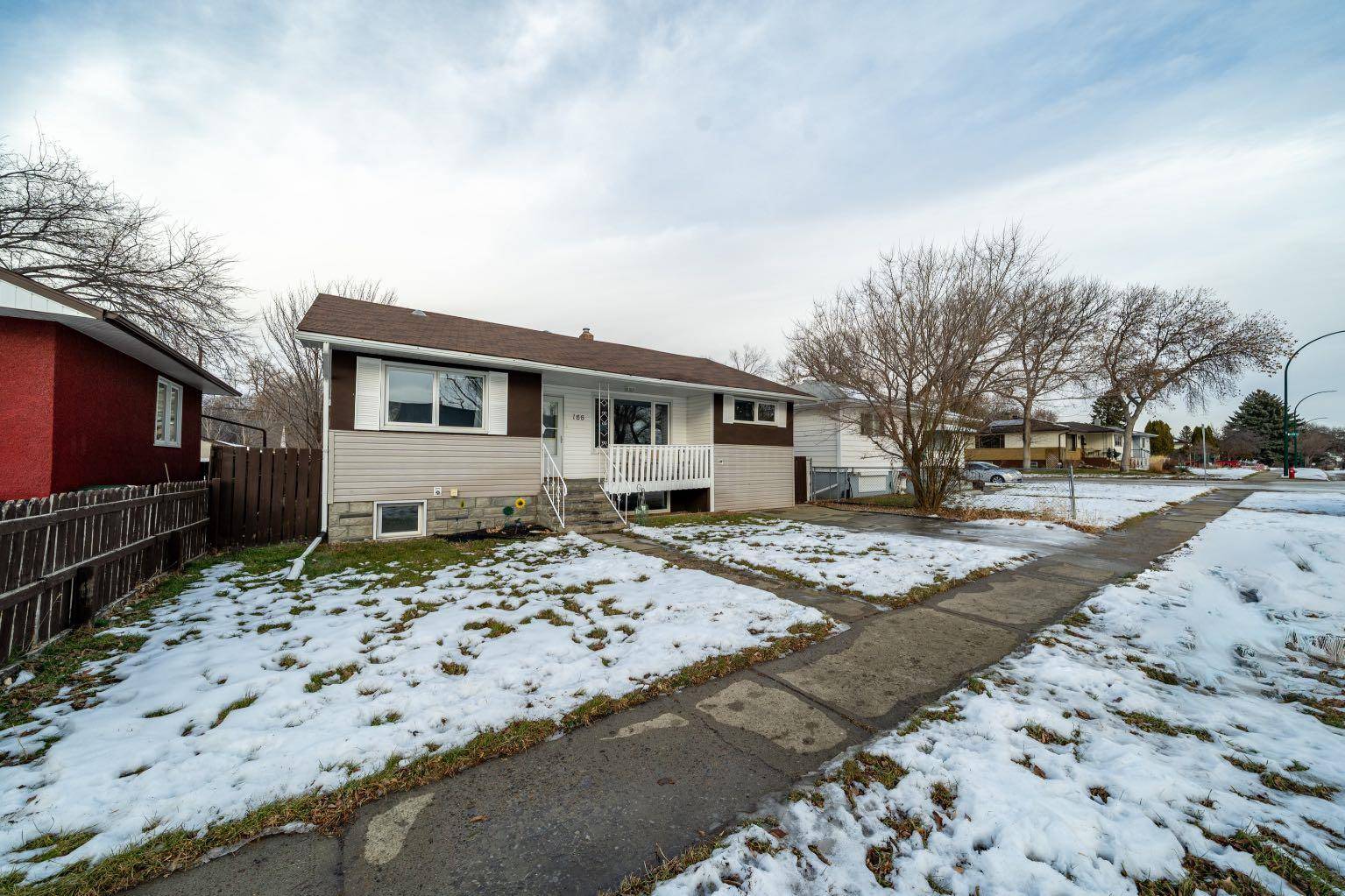 Medicine Hat, AB T1A1V2,166 12 ST SE