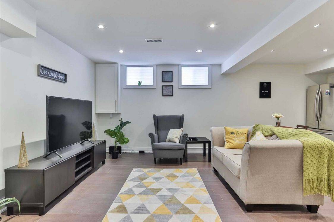 Toronto C15, ON M2H 1V9,36 Flavian CRES #Bsmt