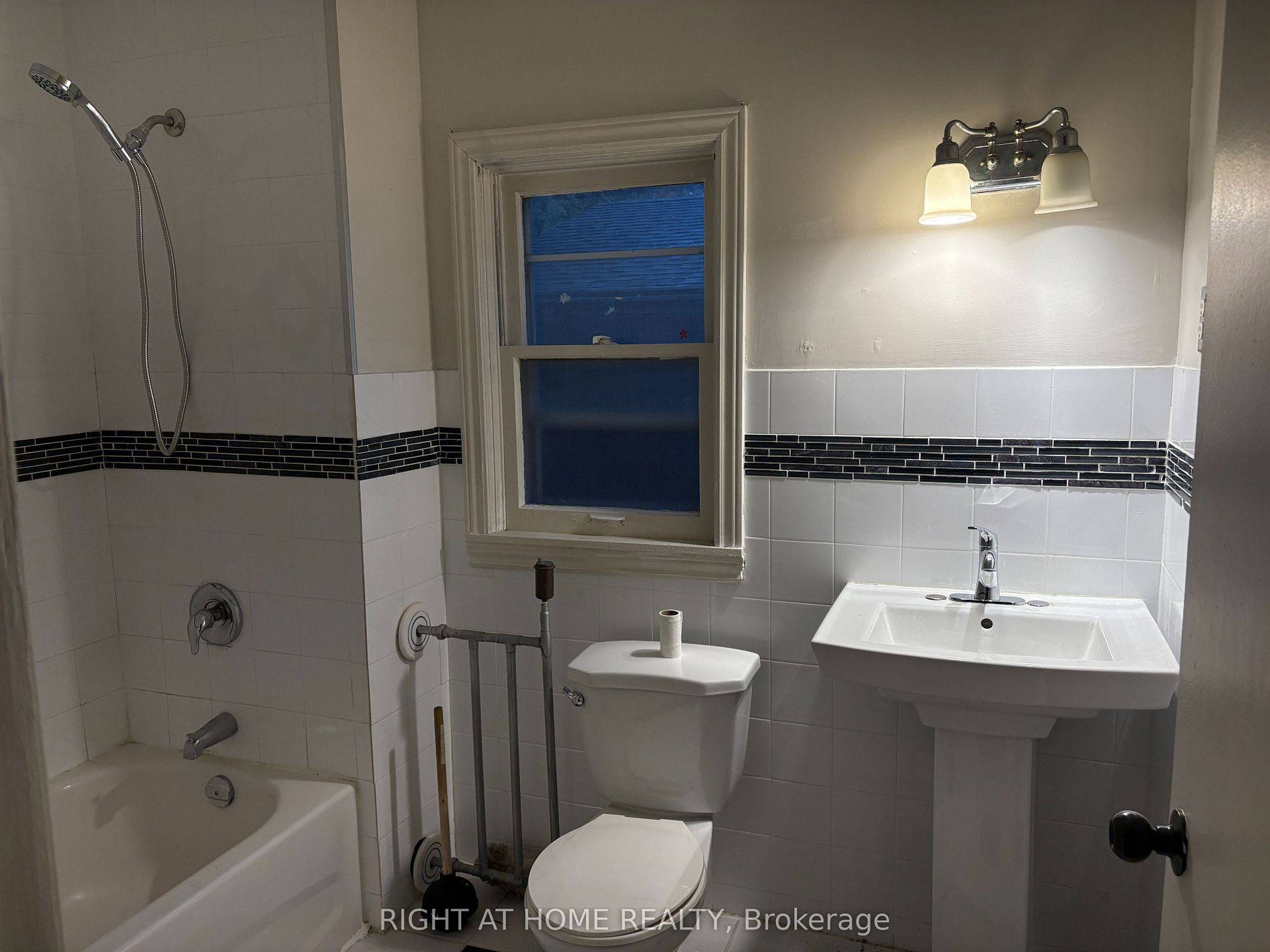 Mississauga, ON L5H 1R4,779 Indian RD