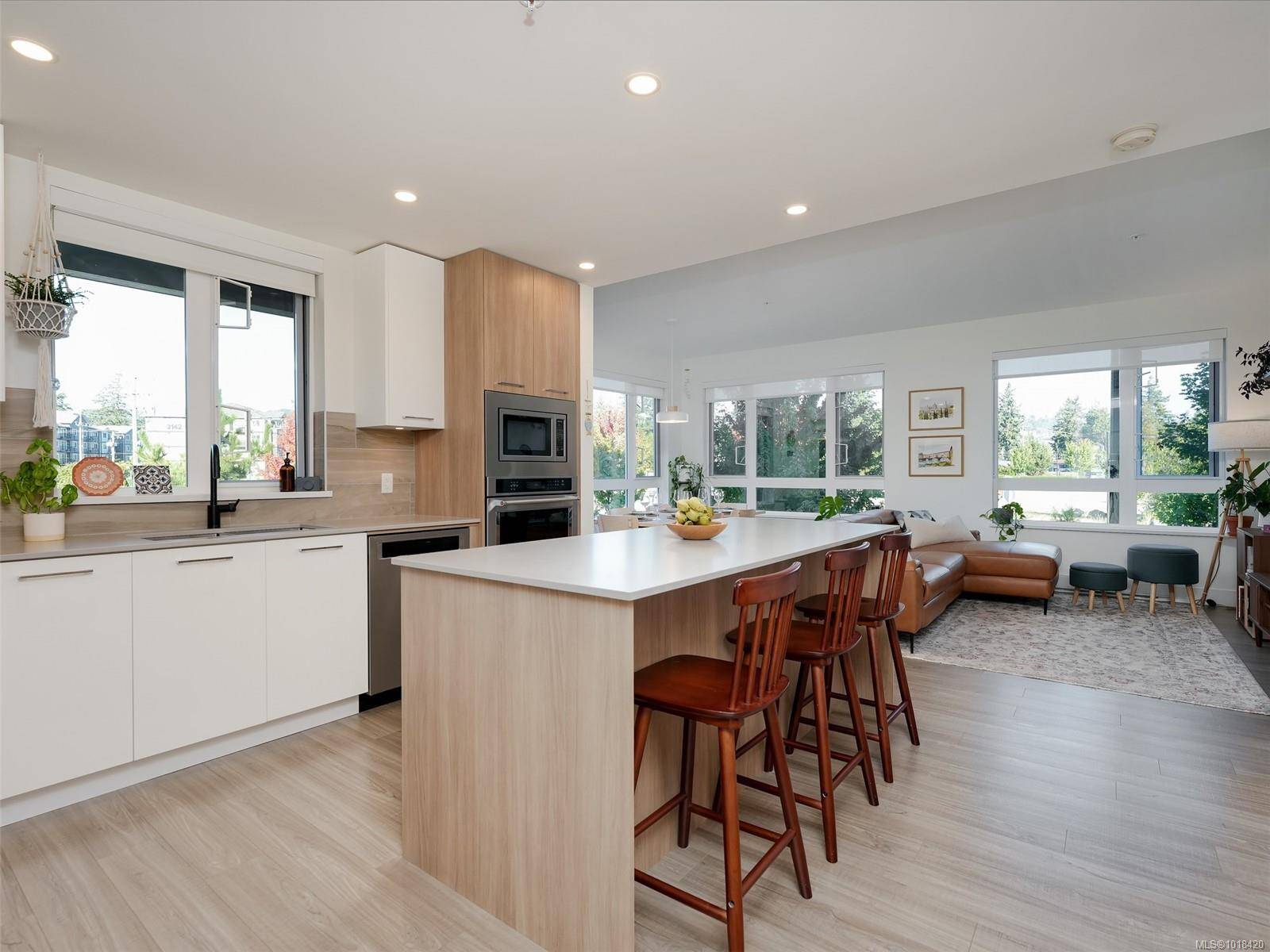 Langford, BC V9B 0W5,960 Reunion Ave #218