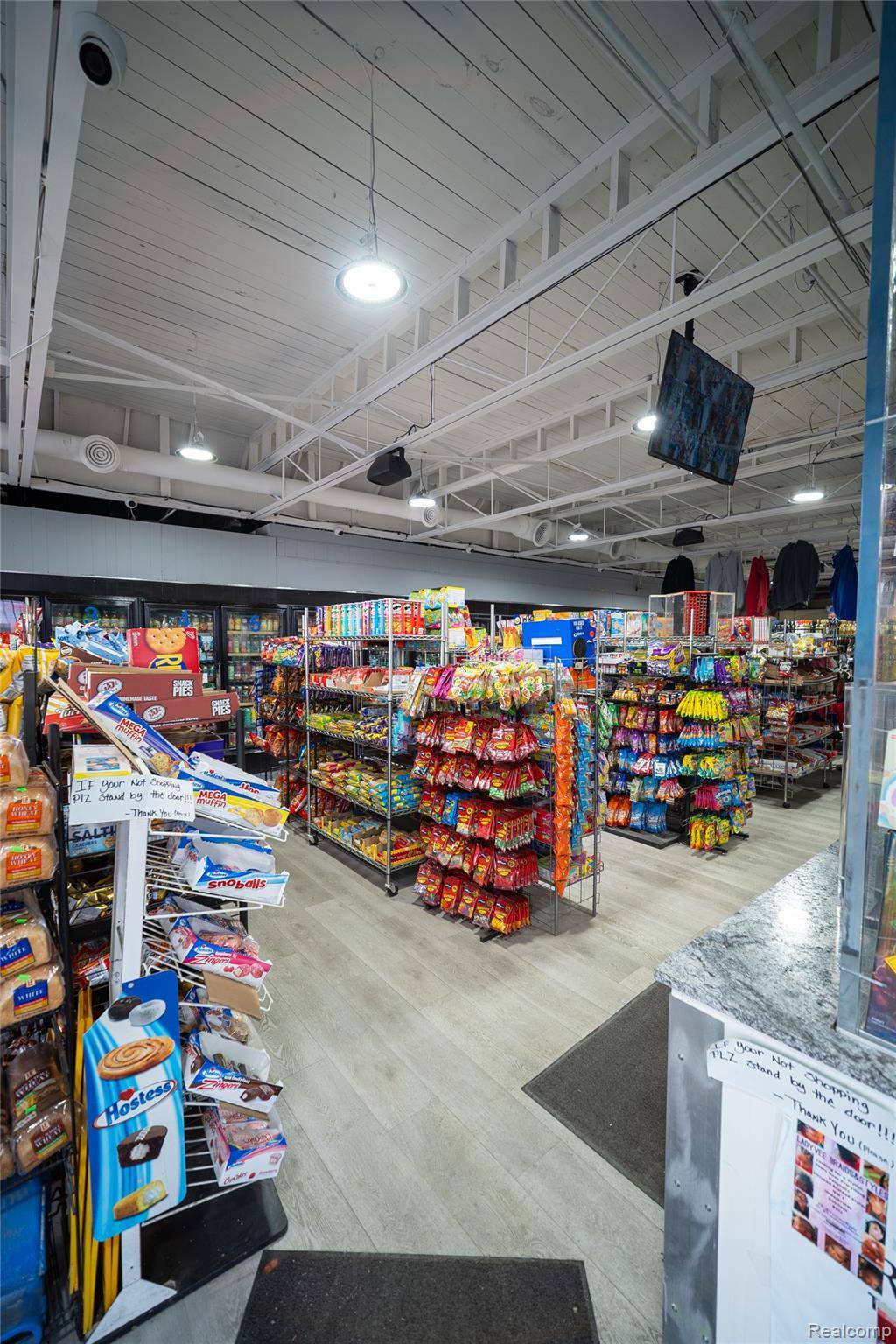 Detroit, MI 48235,5153 E 7mile rd Keystone