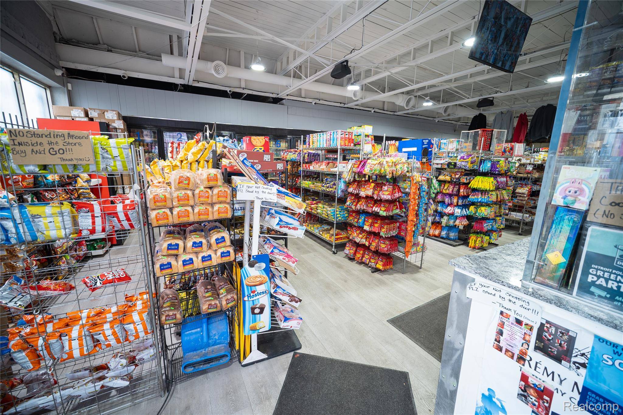 Detroit, MI 48235,5153 E 7mile rd Keystone