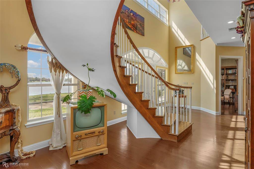 Bossier City, LA 71111,5705 Lake Side Drive Drive