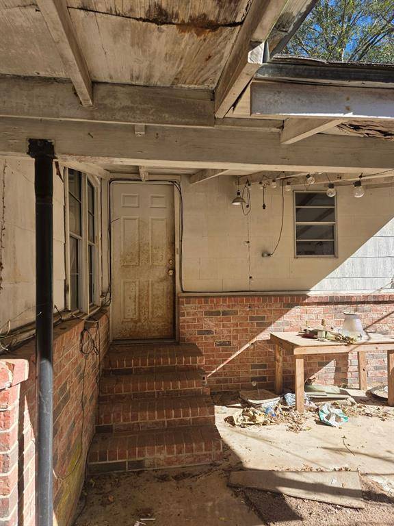 Kilgore, TX 75662,908 Burns Street