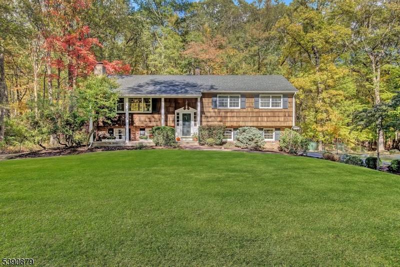 Kinnelon Boro, NJ 07405,16 Valley Rd