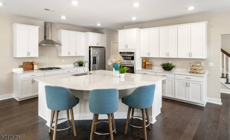 East Hanover Twp., NJ 07035,21 Eastwood Ter