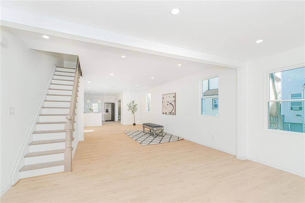 Staten  Island, NY 10302,11 Laforge AVE