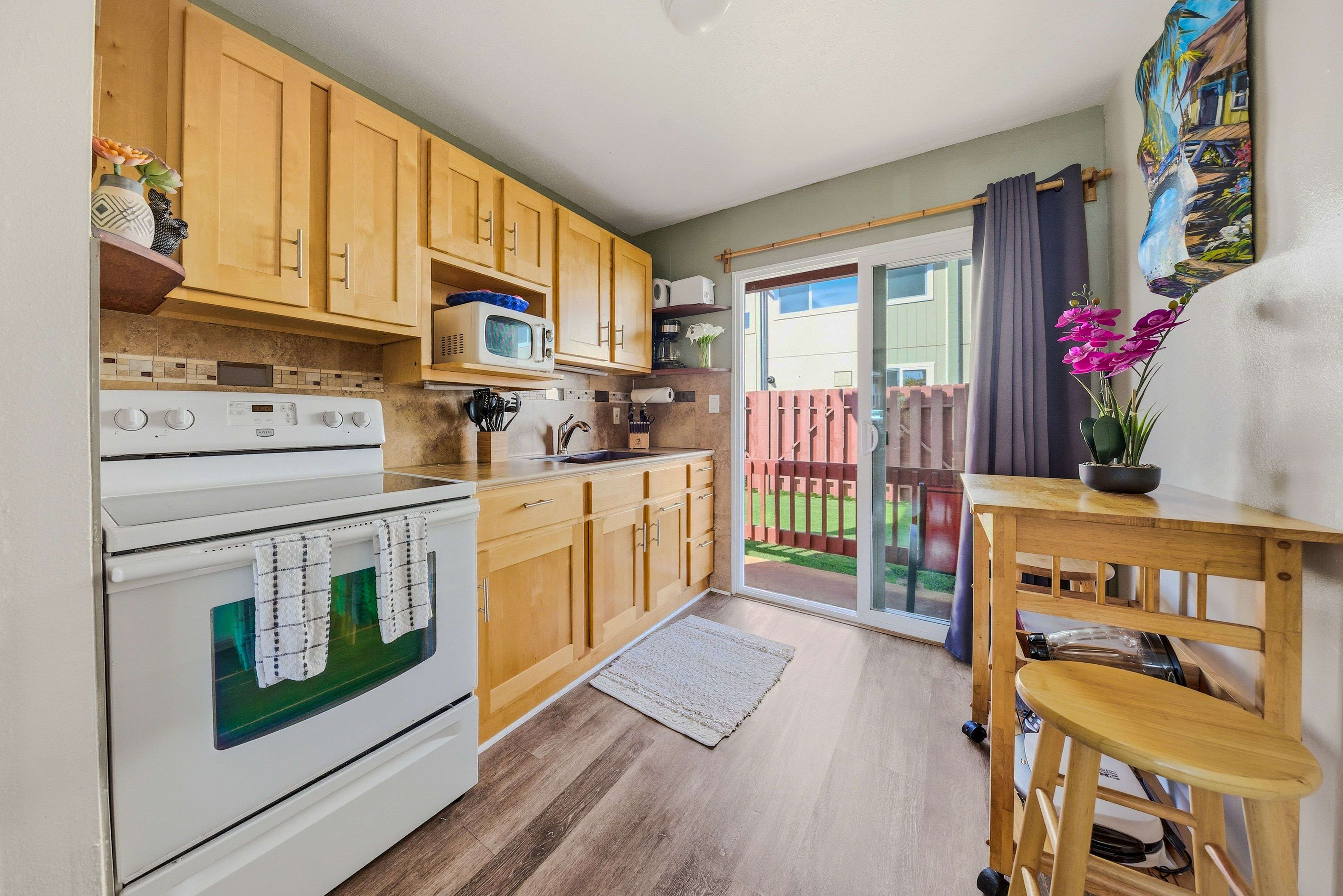 Kapaa, HI 96746,4461 KAMOA RD #F11