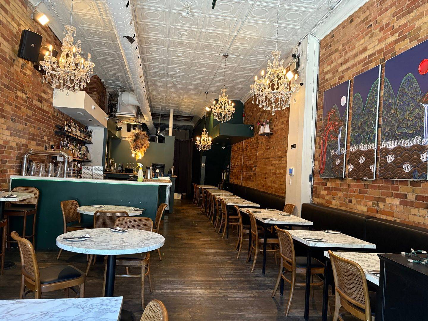 Toronto C01, ON M5V 2B3,490 Queen ST W